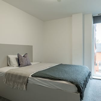 2 Bed Apartment En Suite - Image 3